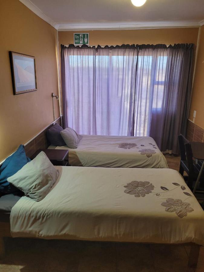 Skippers Backpackers Cc Hostel Walvis Bay Exterior photo