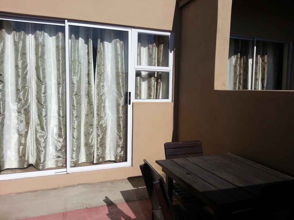 Skippers Backpackers Cc Hostel Walvis Bay Exterior photo